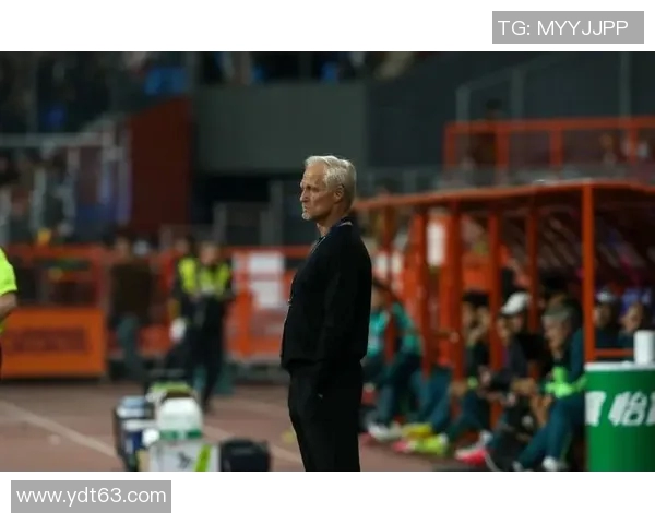 足球明星复出引发热议球迷期待他的精彩表现再现赛场辉煌